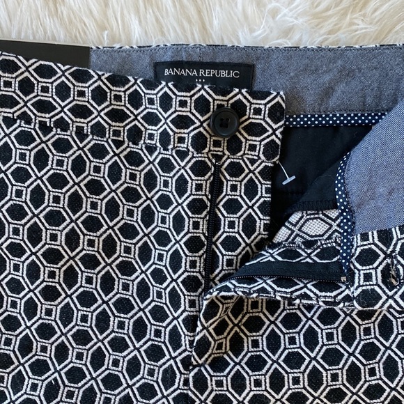 Banana Republic Hampton Fit Geometric Pattern - Picture 4 of 7